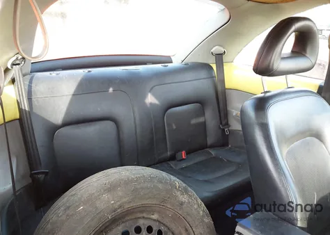 2000 Volkswagen New Beetle Gls Tdi z USA, uszkodzony, nr VIN 3VWCF21C4YM448067